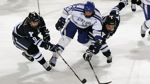 《青少年电竞赛事：培养未来职业选手的摇篮》，全国青少年电竞挑战赛