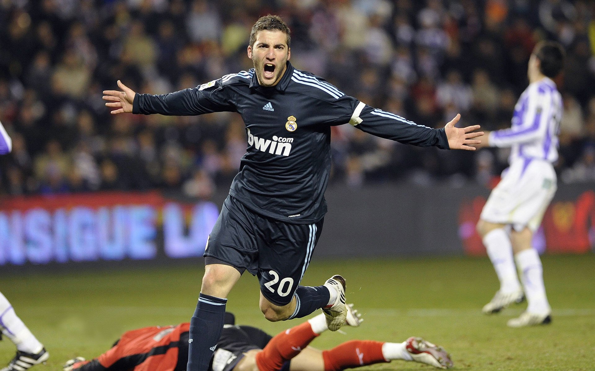 汉诺威近期表现不俗，取得连胜势头，汉诺威吧